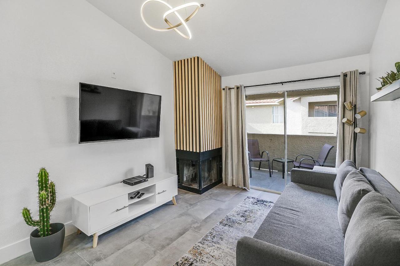 Condo Close To Strip And Raiders Stadium Las Vegas Kültér fotó