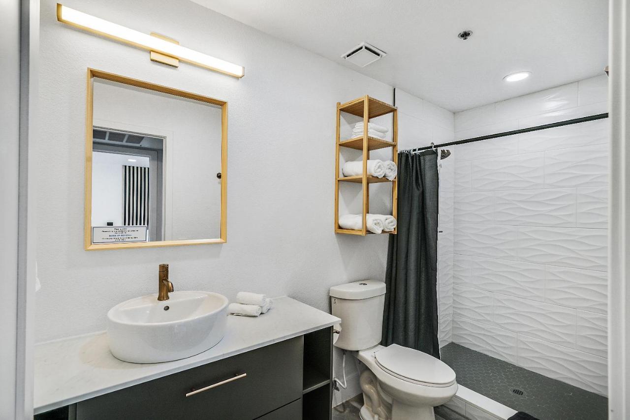 Condo Close To Strip And Raiders Stadium Las Vegas Kültér fotó